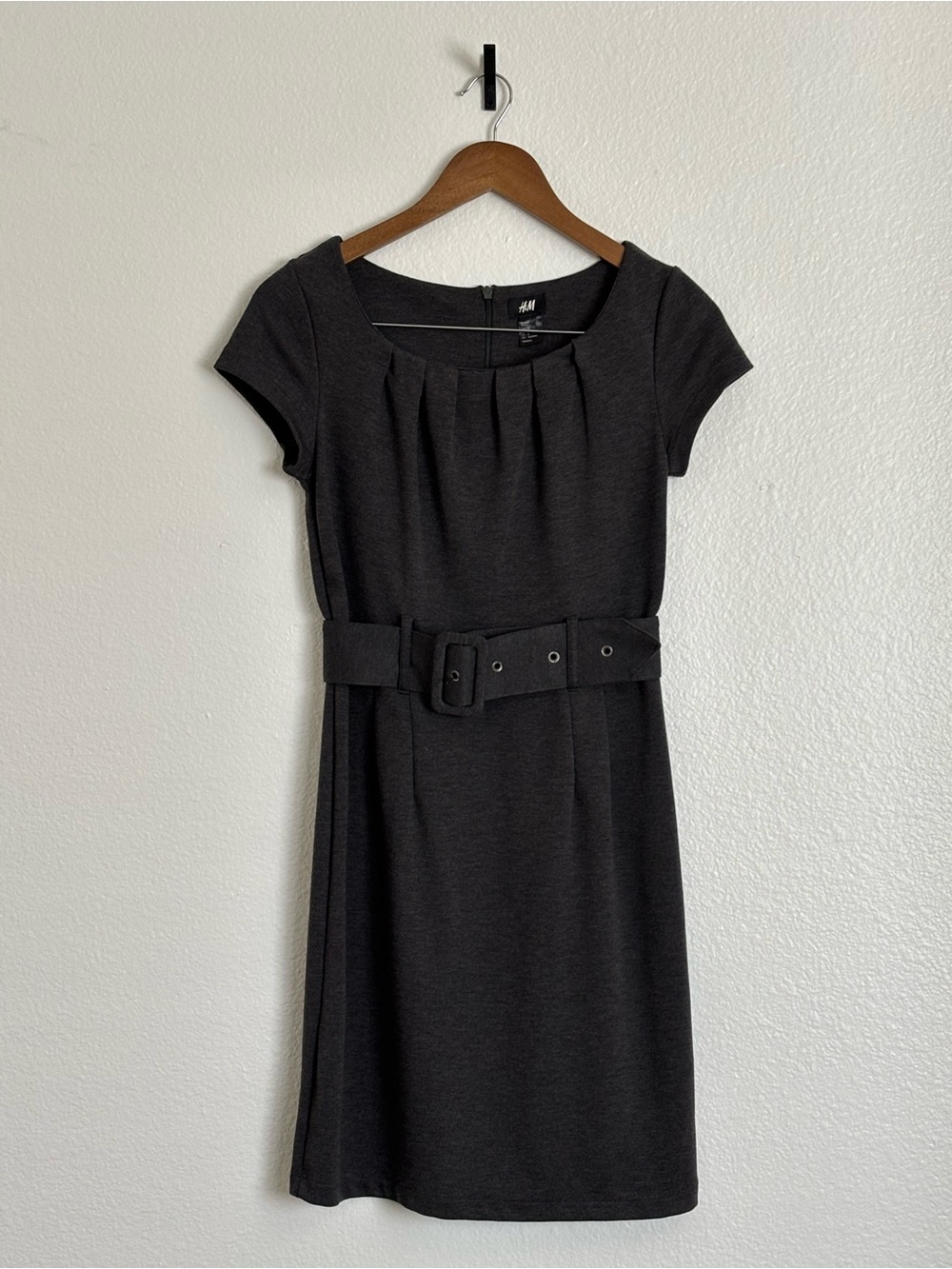 Ladies career/event grey Belted Midi Dress with Cap Sleeves Size 6 item 008